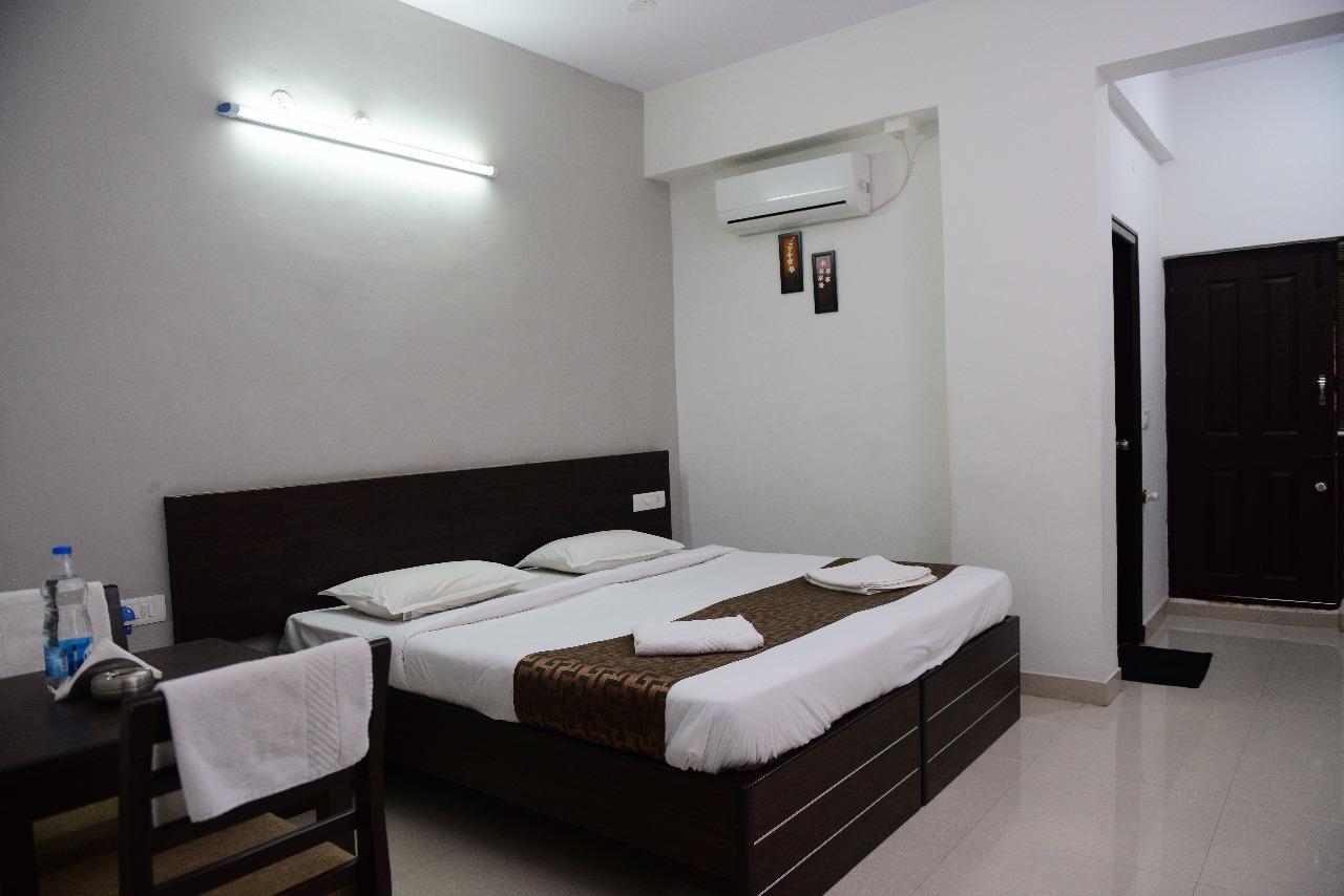 Varsha Enclave- Trinity House Aparthotel Mysore Exterior foto