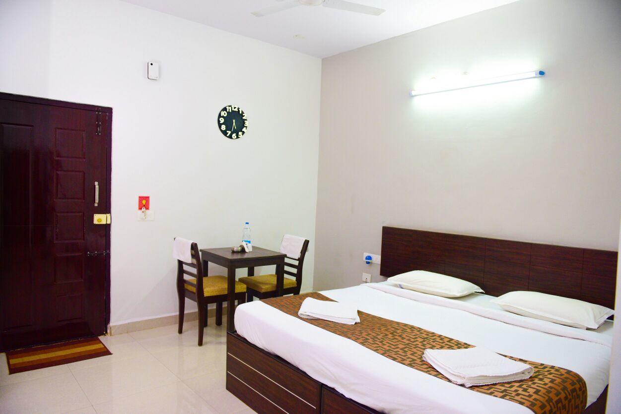 Varsha Enclave- Trinity House Aparthotel Mysore Exterior foto