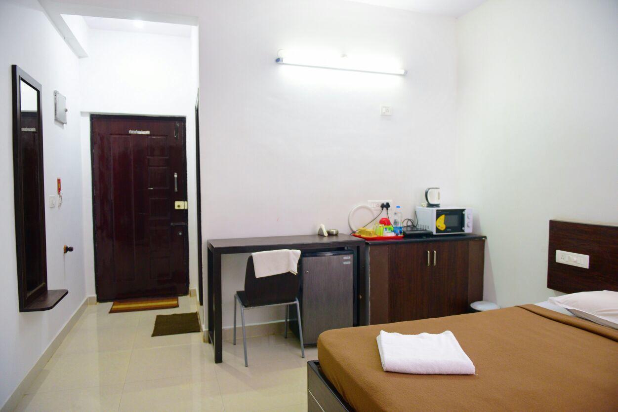 Varsha Enclave- Trinity House Aparthotel Mysore Exterior foto